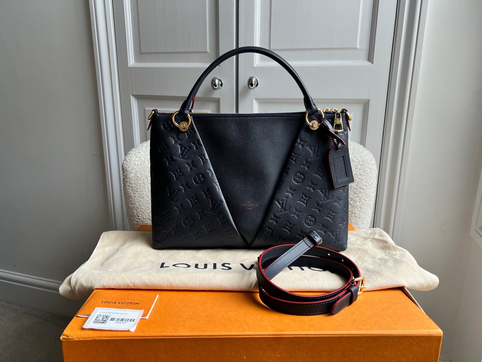 Louis Vuitton V Tote MM Navy Empreinte
